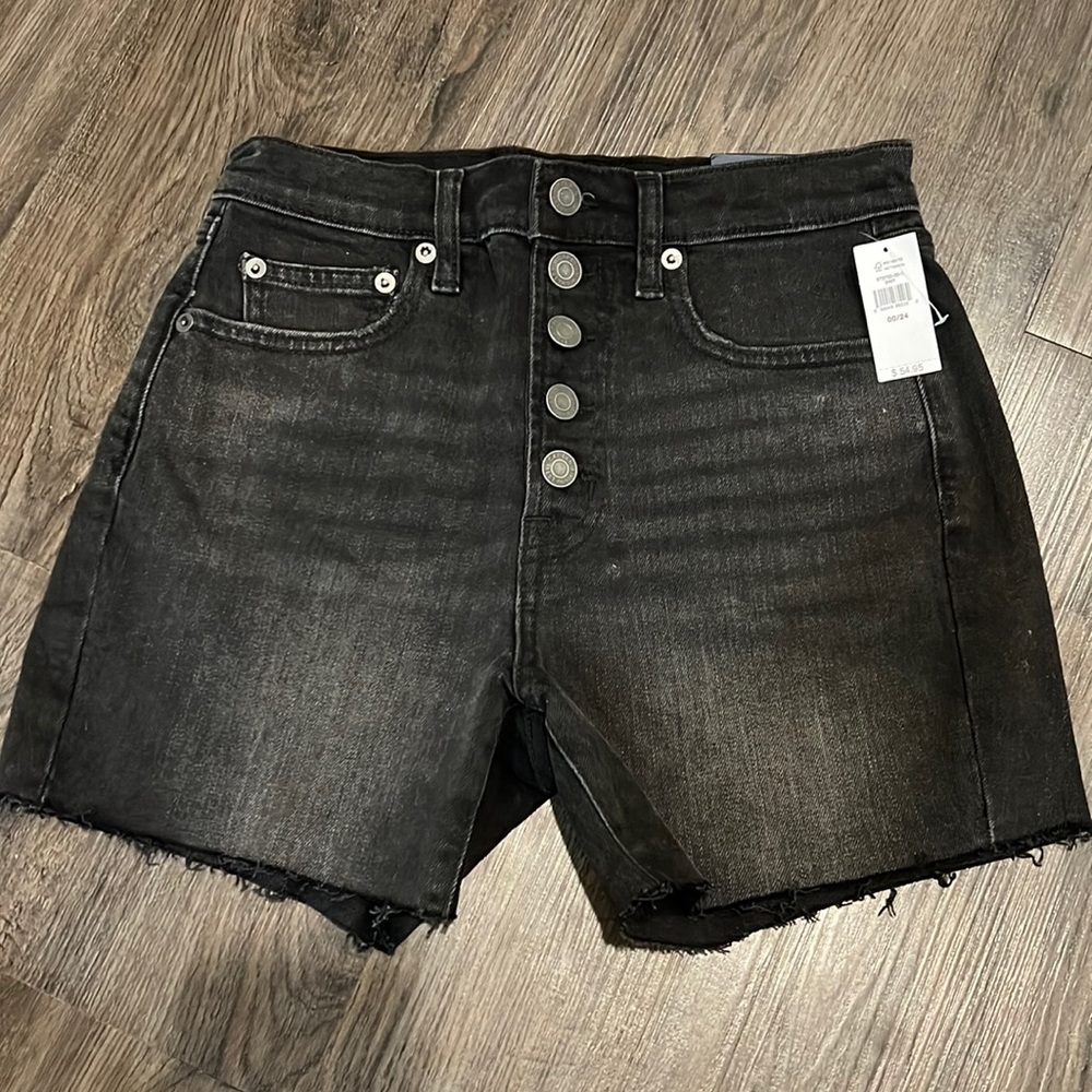 NWT GAP black denim jean shorts - 00/24